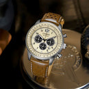 Relógio Masculino Cronógrafo Clássico com Pulseira de Couro Bege – Alta Performance e Estilo